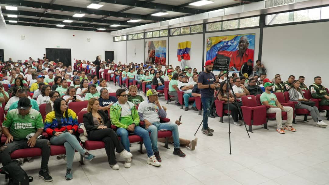 Unacom y Minec realizan el 1er Encuentro de Formación para Consejos Ecosocialistas