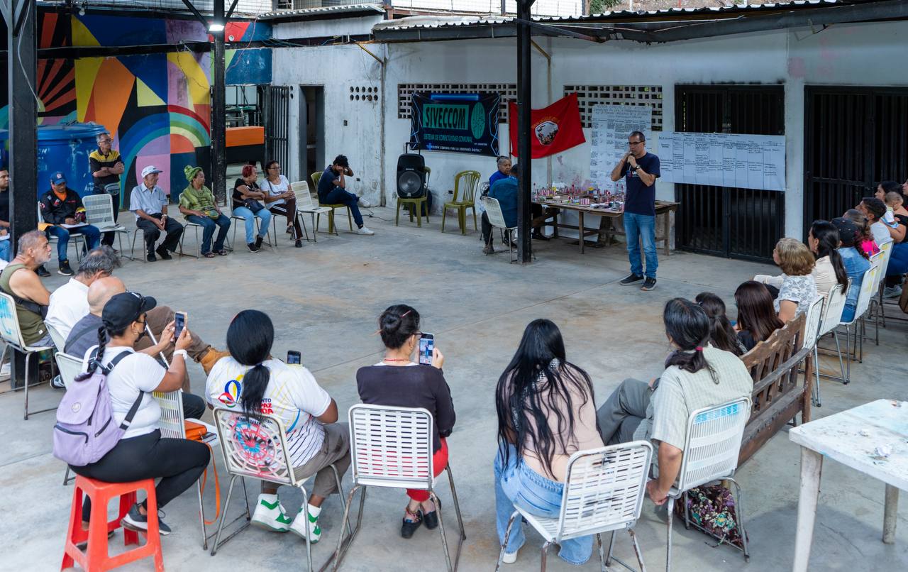 Comuna caraqueña Lanceros de la Victoria postula a sus estudiantes a la Unacom